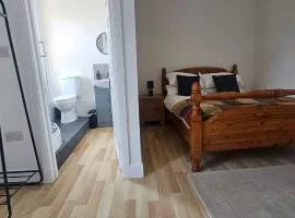 Peaceful Double and Single Ensuite Rooms