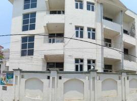 Hotel O Capital Inn, ξενοδοχείο σε Hasanganj