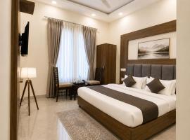 Hotel Woodlark Square Zirakpur Chandigarh # Family Hotel # Property of the Year, hotel di Chandīgarh