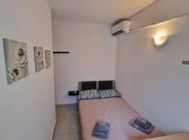 Diana's Cozy 9 Studio