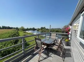 On the river Severn - Severnside Boat & Caravan Park, Caravan 9