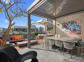 Luxe 3BR Penthouse w Jacuzzi&Parking&Mamad by HolyGuest