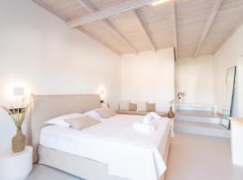 Drio Kythnos Suites, хотел в Dhriopís