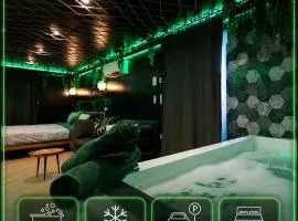 L'Oasis Tropicale, Jacuzzi, Love Room