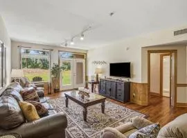 Delightful & Cozy 2nd Floor Resort Condo Sleeps 4