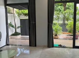 Luxury Entire House - 5BR - 5BA-Elevator , Sauna