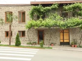 Guest House 52