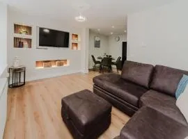 The Auld School 2-Bed Coastal Flat, Gardenstown