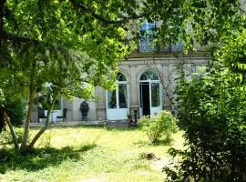 Grand Appartement a Maison sculptée
