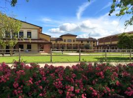 Agriturismo Il Boschetto, hotel v destinaci Ornago