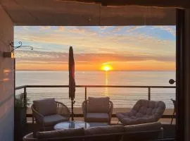 Private Room by Sea Balcony, Sauna, Parking