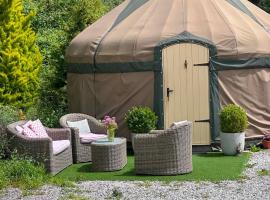 Thistlebank Yurt, hótel í Llangollen