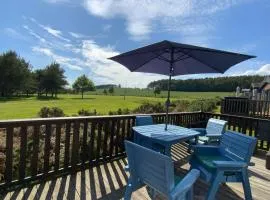 Luxury holiday Lodge with beautiful Golf Course Views