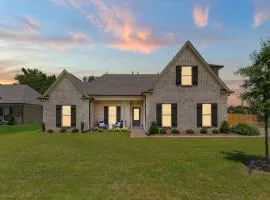 4BR Family Home Game Room Near Memphis