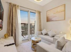 FIRST CLASS 1BR Cozy Luxury Retreat, hotelli kohteessa ‘Ūd al Bayḑāʼ