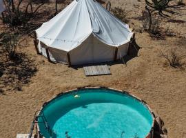 Glamping 3 Idiomas, хотел в El Sargento