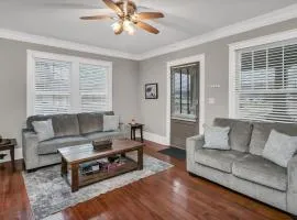Bull Street Bungalow - Close to USC and 5 TVs!