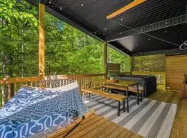 Stylish Woodland Cabin w/ Sauna & Hot Tub
