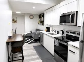 Stylish furnished 2bedroom suite near YYC Airport