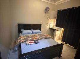 Crown Motel Lugala, ξενοδοχείο στην Καμπάλα
