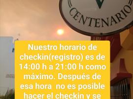Hospederia V Centenario, Hotel in Estepona