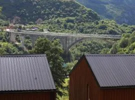Apartmani Korijeni-Most na Tari