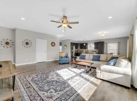 Family Home in Cedar Lake - 4 Mi to the Water
