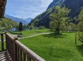 Honorinne's Haus - Maison Gran Praz - Caratteristica casa con Giardinetto
