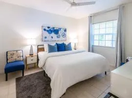 Garden View Condo with Pool and Private Patio
