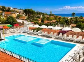 Ninfa Sul Mare Apartments - Piscina con Area Relax e Parcheggio Gratuito