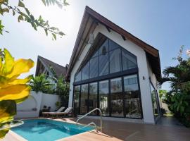 Brownhaus Luxury 2BR Chalet with Pool in Paje, hotel di Paje