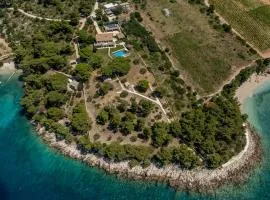 Villa Avola Bol Exclusive Beach Access