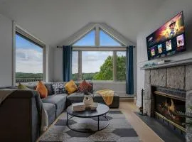 Huntsville Lakeview Retreat with Jacuzzi & Games