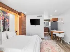 DTPH Urban Escape - Pool