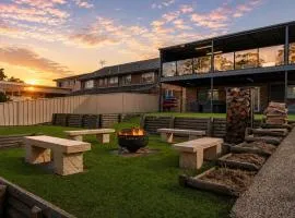 The Point Retreat Waterfront Escape