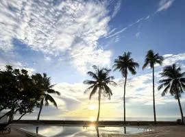 Hua Hin Beachfront Retreat with Sunrise view from the room