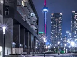 Cozy Yonge Dundas Stay Next to Eaton Centre, Direct transit to Union, CN Tower