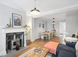 Charming Terrace Cottage with Beautiful Garden - Pass the Keys
