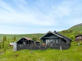 6 Bedroom Stunning Home In Bjorli