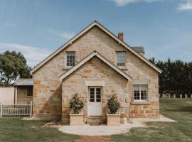 Old Wetmore - Historic Sandstone Homestead, khách sạn ở Ross