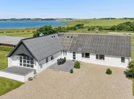 Spacious Holiday Home With Water View