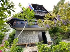 Chalet Nati - Pet friendly, BBQ, Huge fenced jard