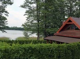 Domek nad brzegiem Jeziora Ołów