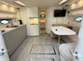 Yacht 17M Cannes Croisette Port Canto,3 Ch,clim,tv, hotel a Cannes