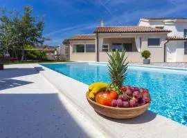 Holiday house Diva with a pool