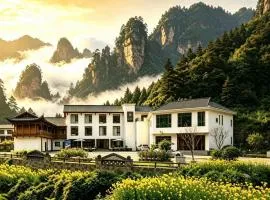 Shambhala Hotel of Zhangjiajie-Within National Forest Park-5min walk to Yangjiajie Cable Car-Free pick up to Park West Gate- English speaking hostess-Hand-drip Coffee- Zen and Tea Culture- Free laundry& Elevator - Personal itineraries & ticket reservation