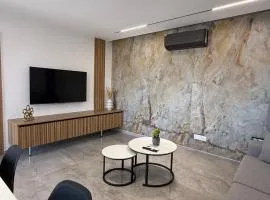 IOLENA Two Bedroom SEAVIEW APT