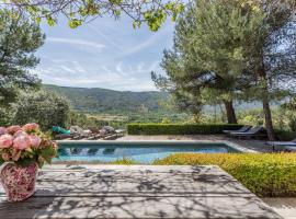 Au Cœur de la pinède Holiday house for rent in the Luberon, hotel u gradu Ménerbes