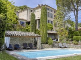 La Maison Sambuc Village house for rent with pool in Luberon, hotel em Lacoste