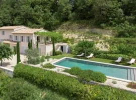 La Belle échappée Holiday rental with pool in Menerbes